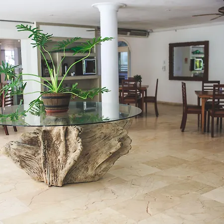 Playa Club Hotel